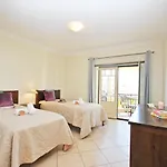 Montego - Acolhedor, Com Piscina -