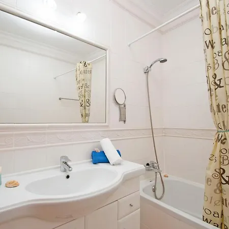 Montego - Acolhedor, Com Piscina - *